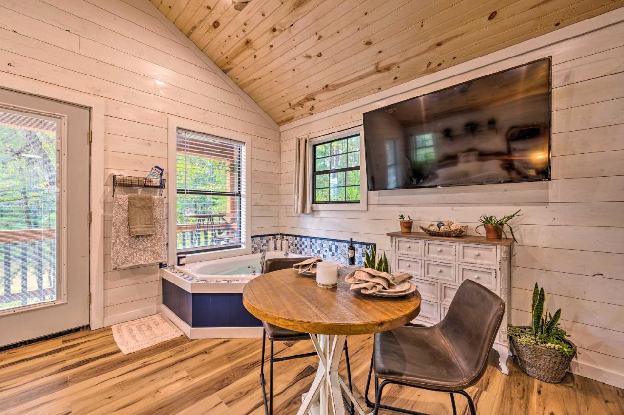 Romantic Broken Bow Cabin With Jacuzzi And Fire Pit! Bagian luar foto