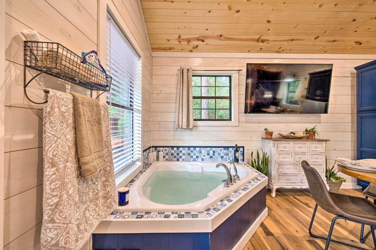 Romantic Broken Bow Cabin With Jacuzzi And Fire Pit! Bagian luar foto